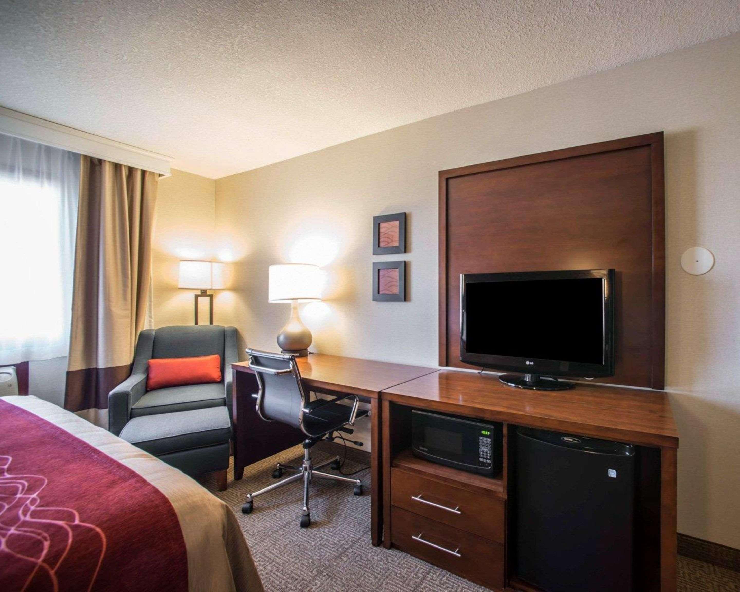 Quality Inn & Suites Boonville - Columbia Exterior photo