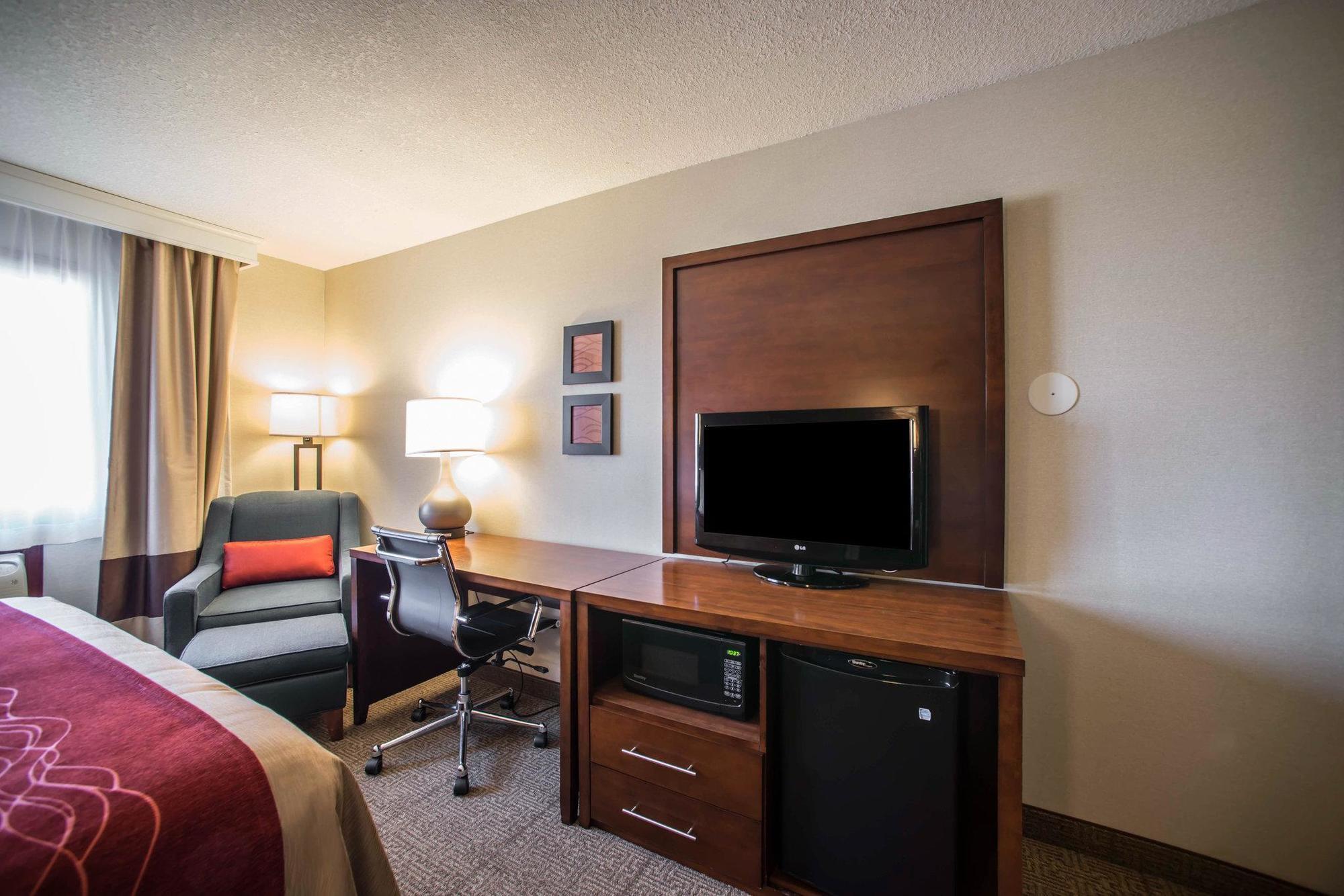 Quality Inn & Suites Boonville - Columbia Exterior photo